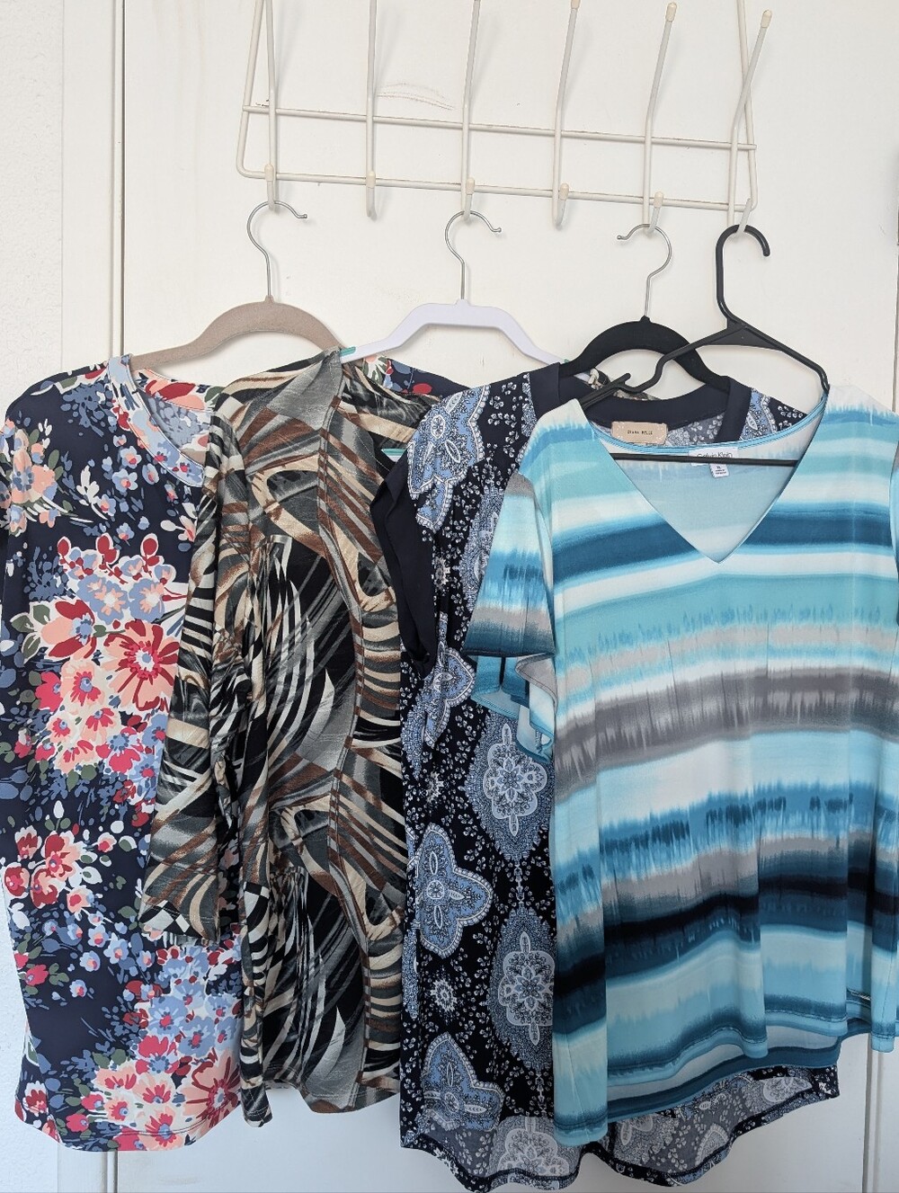 Selling 4 Women's XL Tops